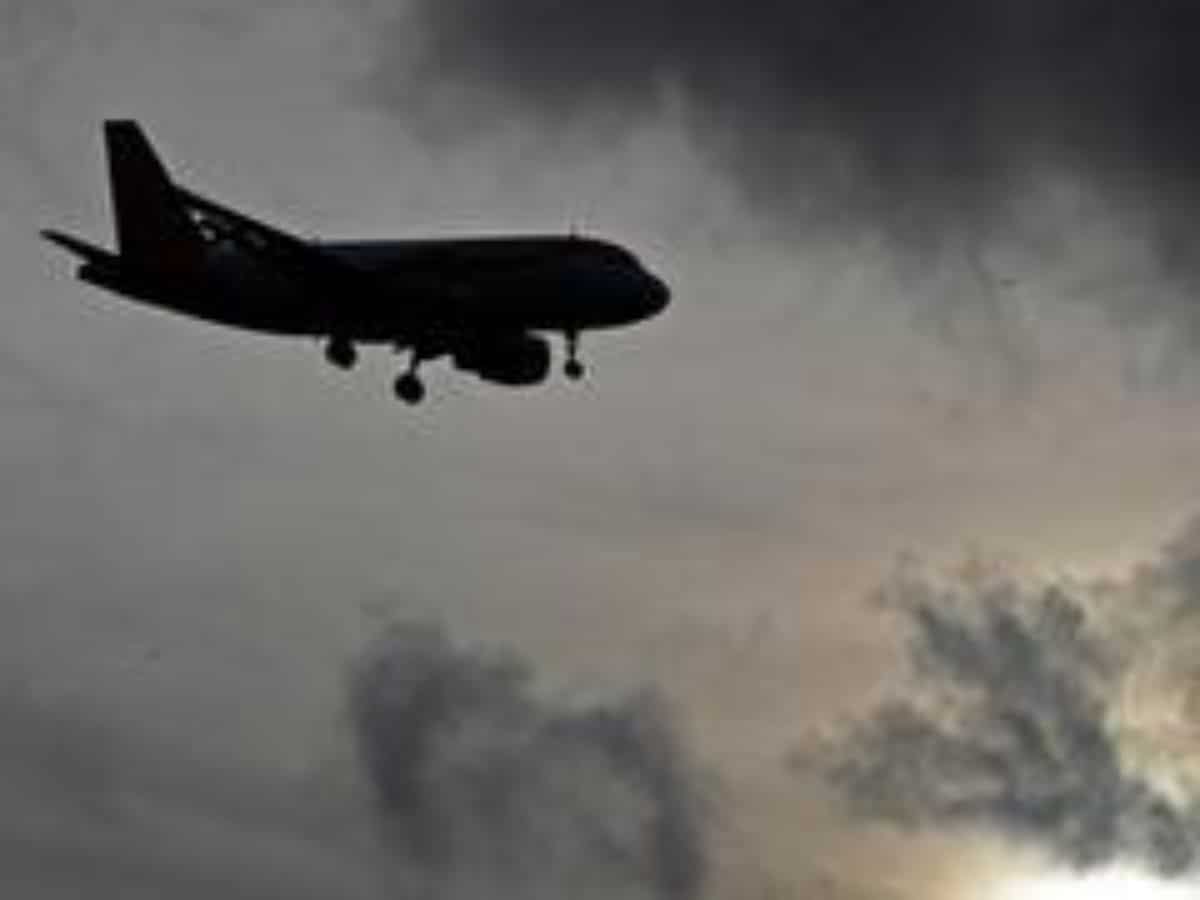 Vistara's Thiruvananthapuram-Mumbai flight receives bomb threat