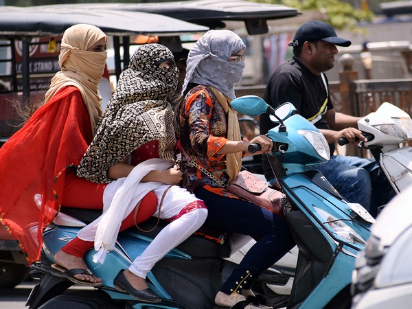 Weather Update: Heatwave grips Kashmir; Srinagar hotter than