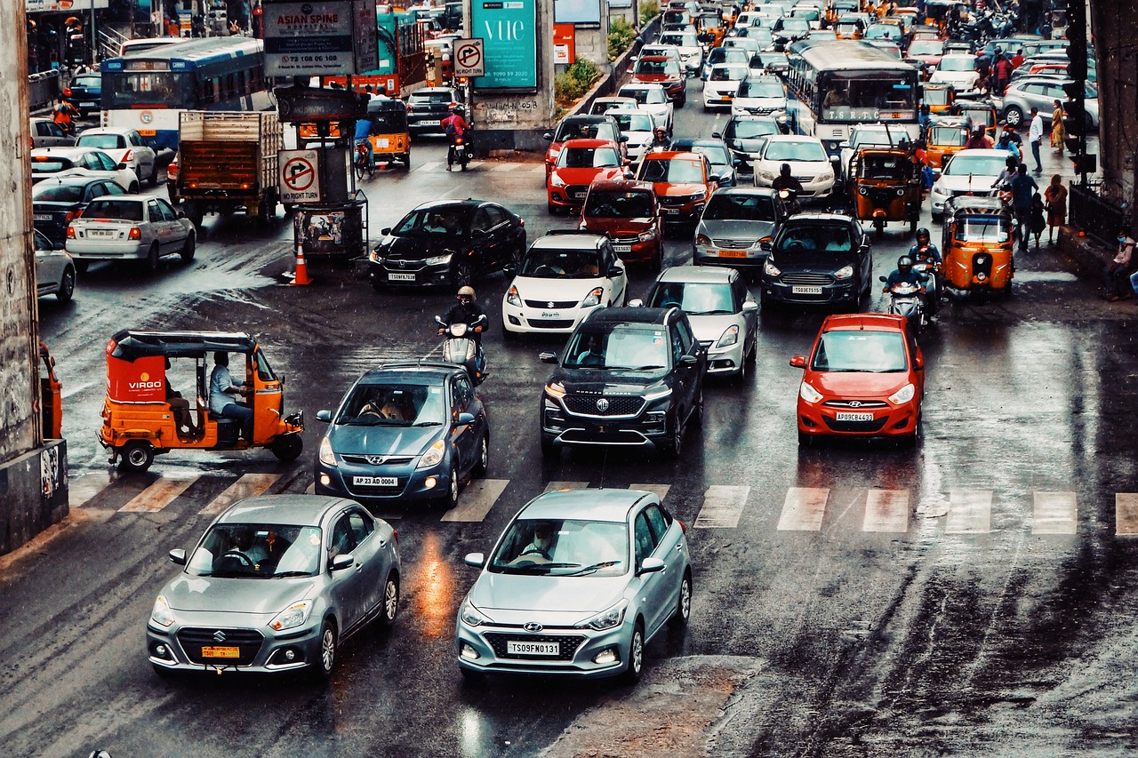 Rains cause traffic disruptions across Delhi