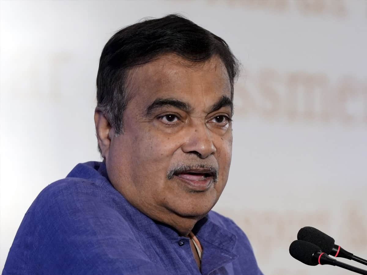 Minister Nitin Gadkari inaugurates Horiba's Greenfield manufacturing