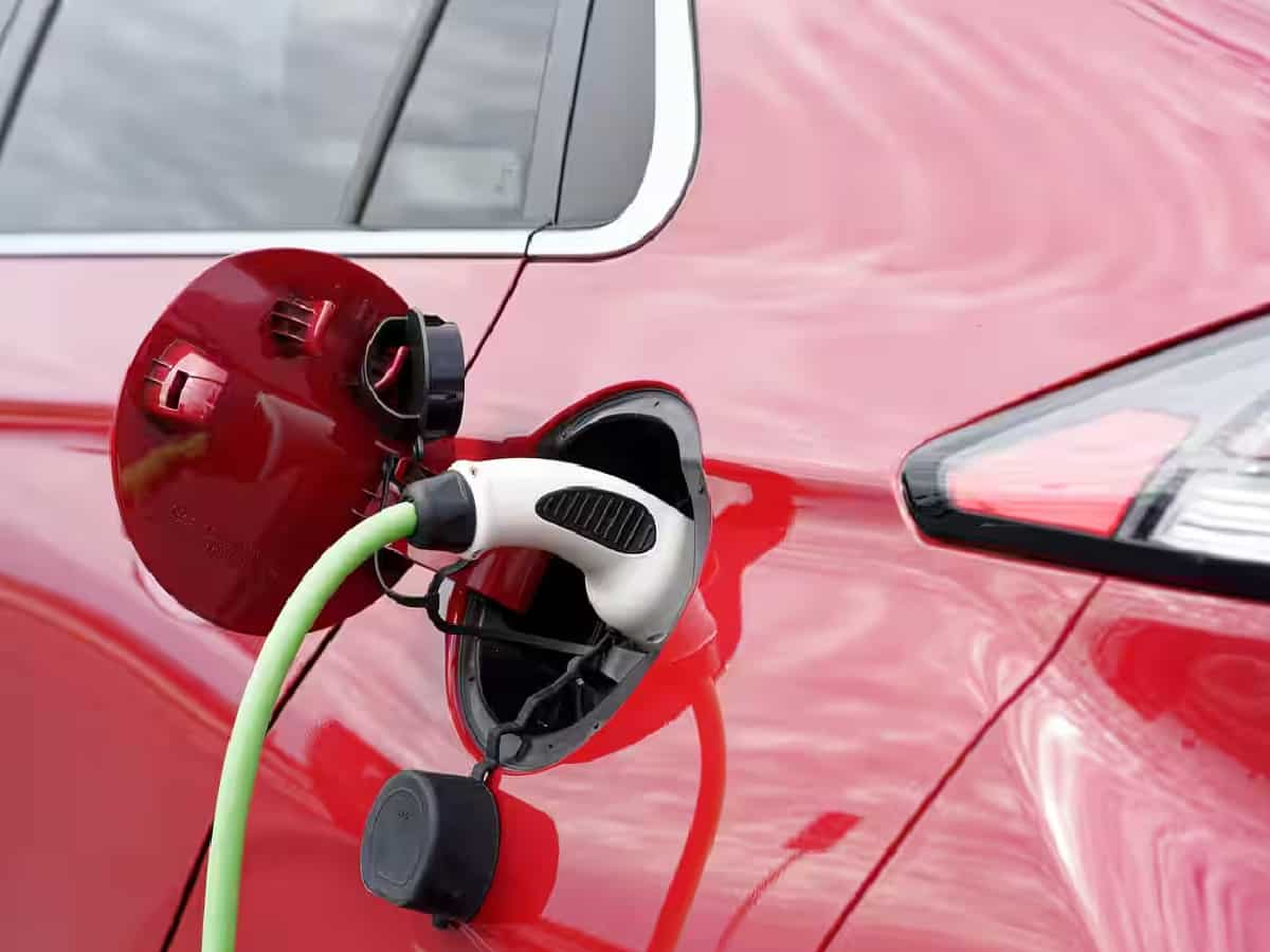 JSW MG Motor joins hands with Shell for EV charging infrastructure 