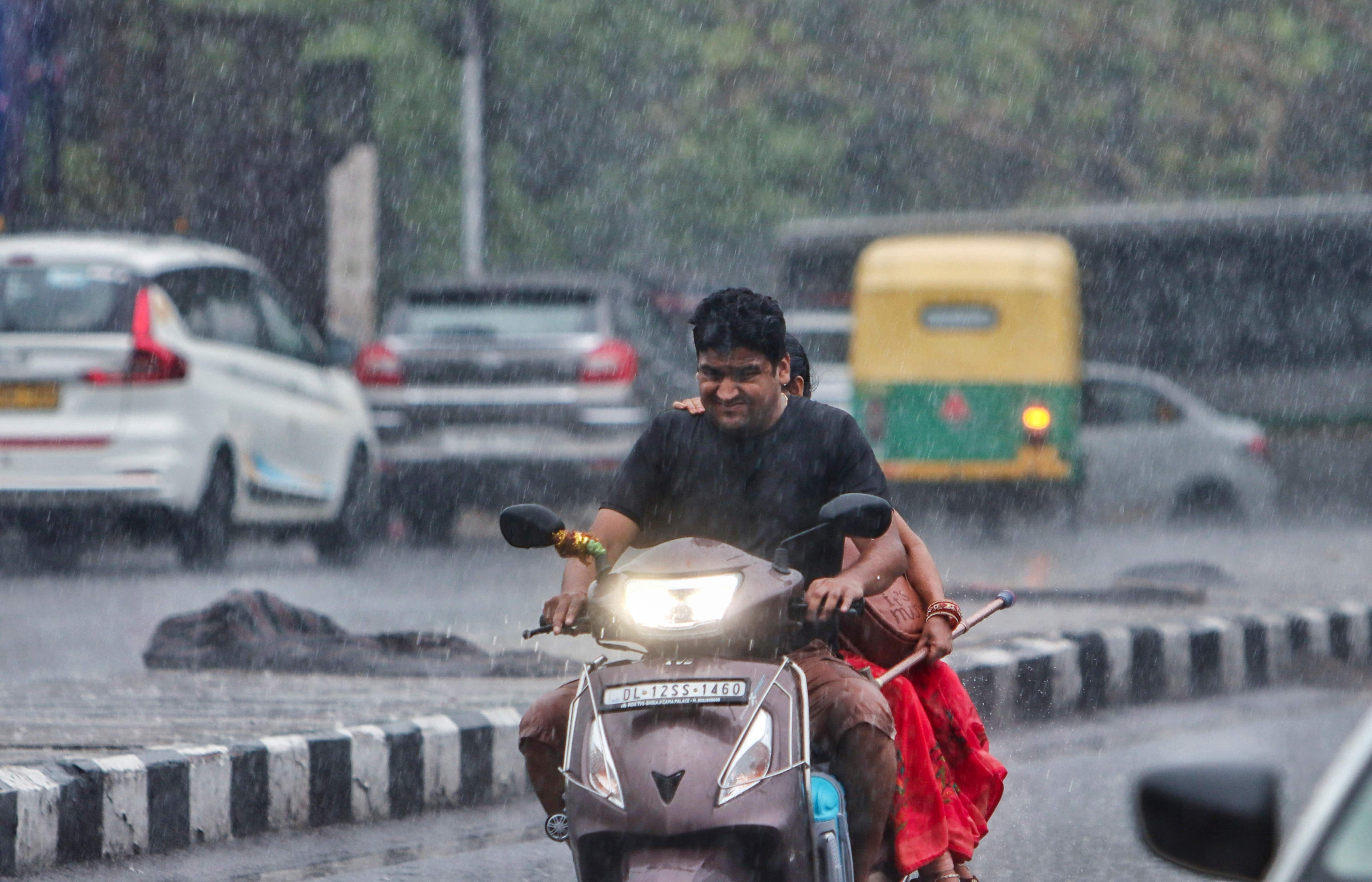 Delhi Weather Update: Rain Lashes Parts Of National Capital, Many Areas ...