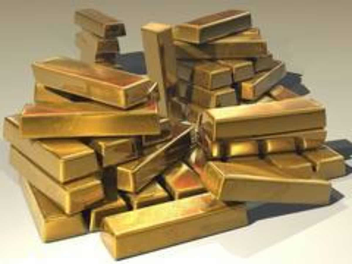 Gold rallies Rs 550 silver jumps Rs 400 amid strong global cues