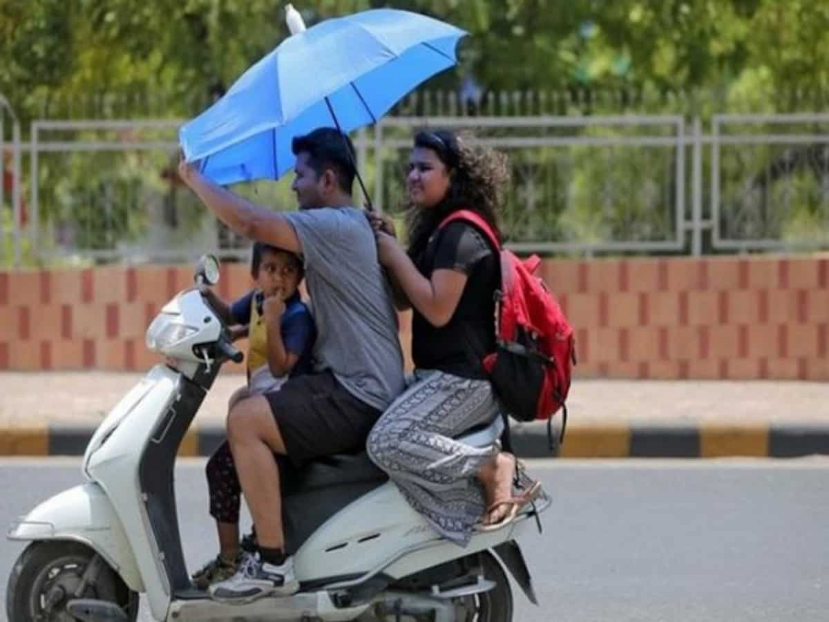 Weather Update: No respite from sultry weather in Delhi, maximum temperature 37.7°C