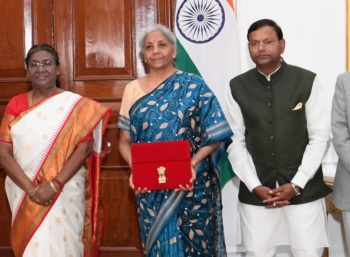 Budget 2024: Middle class to get relief in upcoming budget, tax concessions likely for incomes up to Rs 12 lakh | Zee Business