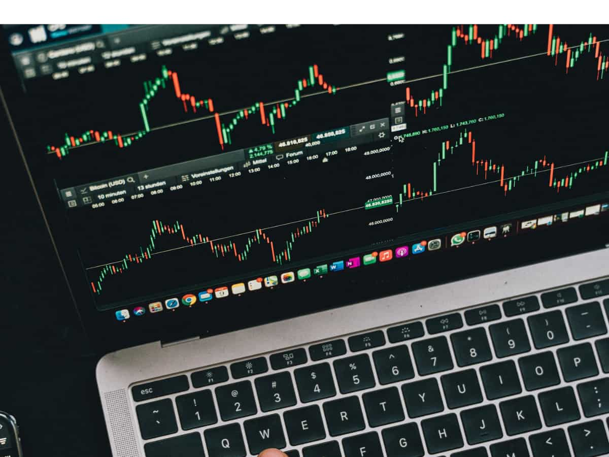 FINAL TRADE on Budget Eve | Sensex & Nifty end mildly lower amid selling pressure in energy, FMCG shares