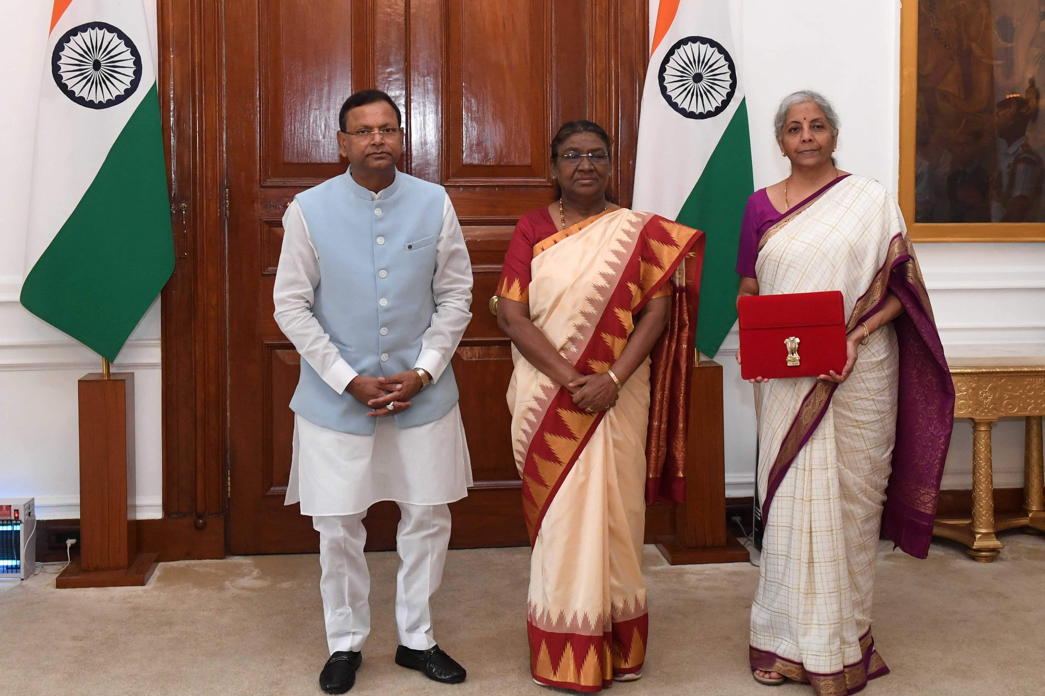 Budget 2024 Fm Nirmala Sitharaman Meets President Ahead Of Budget Speech
