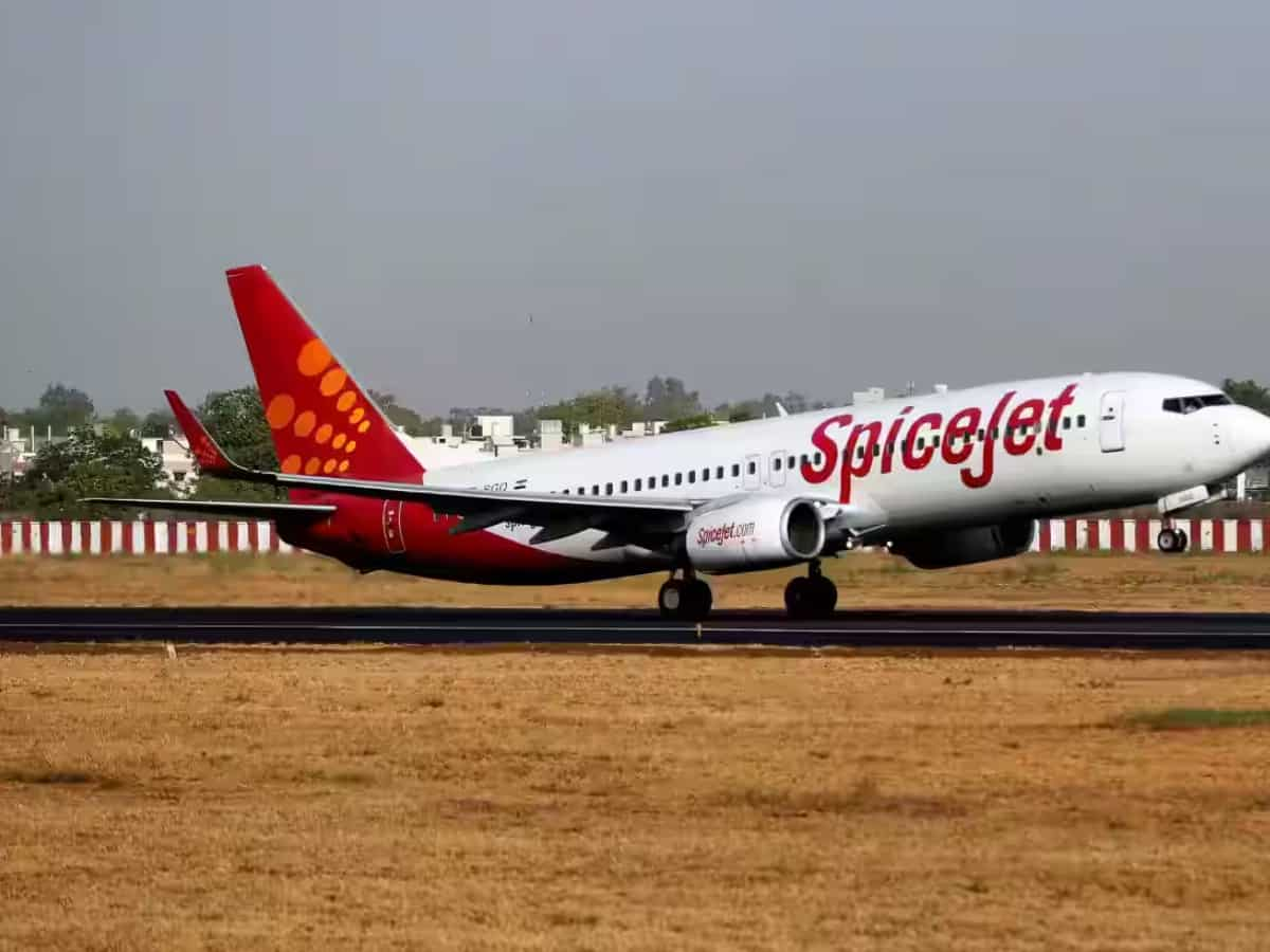 SpiceJet plans to raise Rs 3,000 crore through issue of equity shares