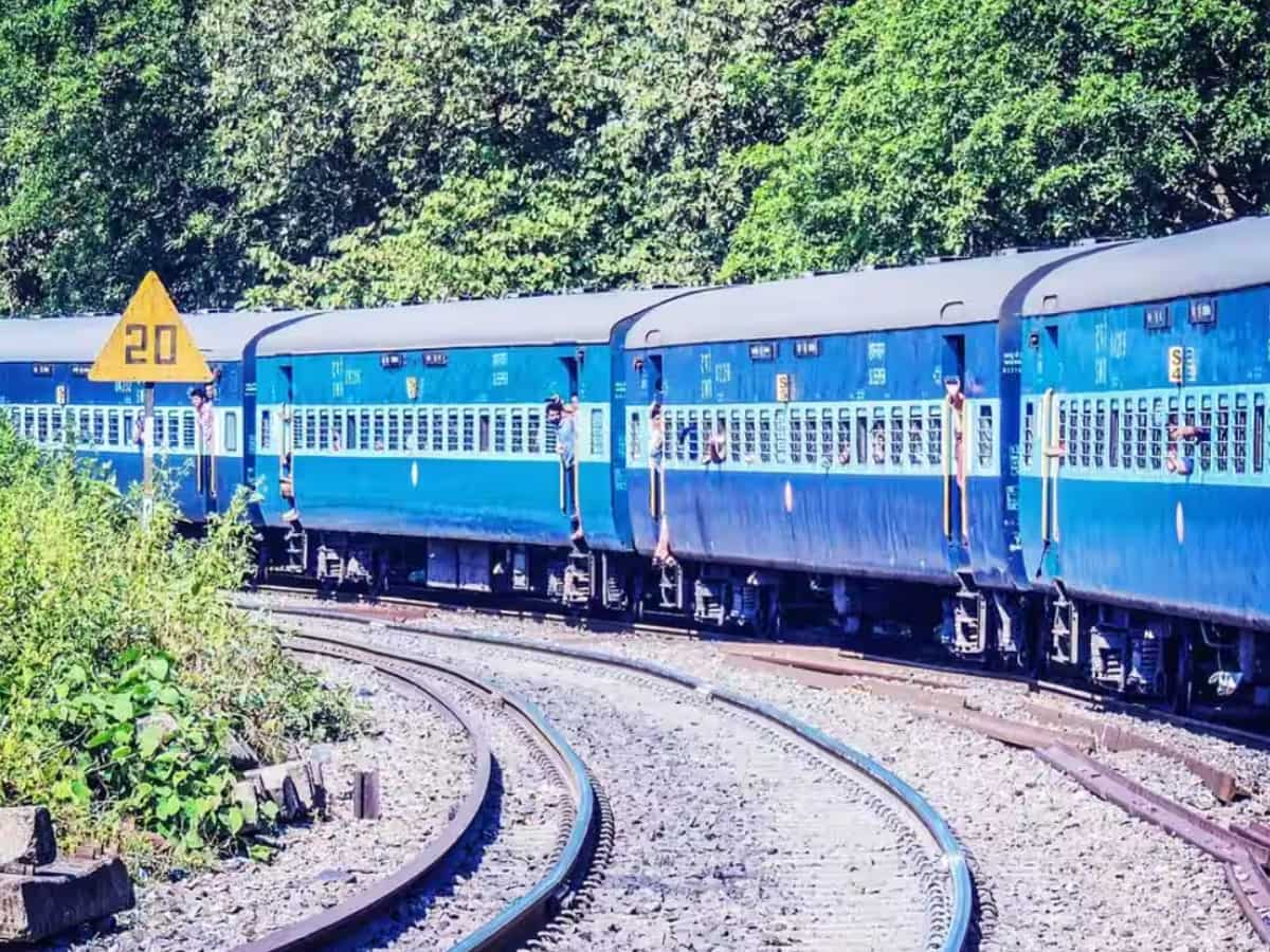 Maitree Express between Kolkata-Dhaka suspended till Wednesday 