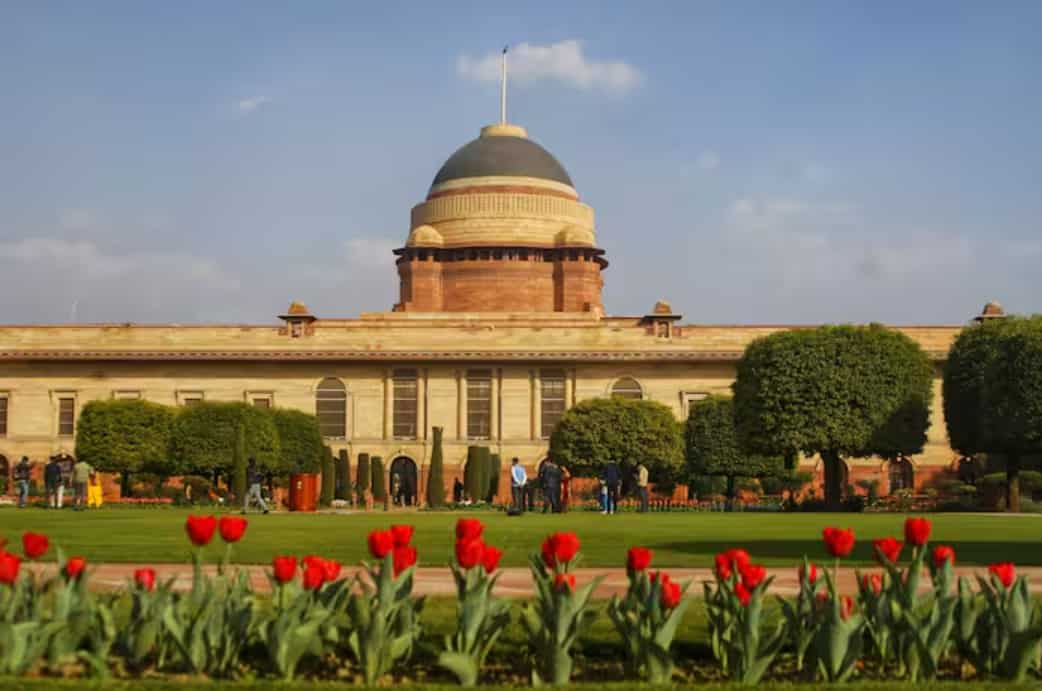 Rashtrapati Bhavan's Durbar Hall and Ashok Hall renamed as Gantantra Mandap and Ashok Mandap