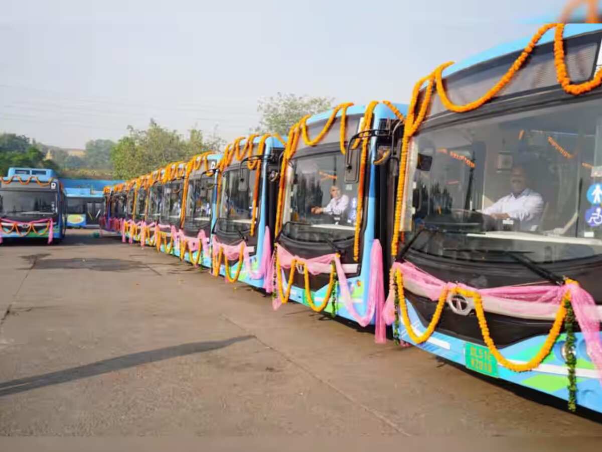 Delhi LG flags off 320 electric buses, says they will strengthen fight against pollution