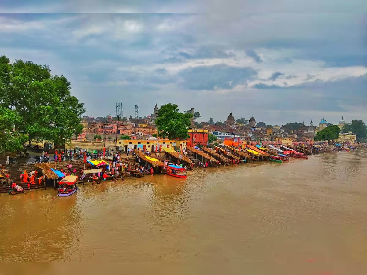 Alarming rise in Ganga's water level in Bihar due to heavy rain