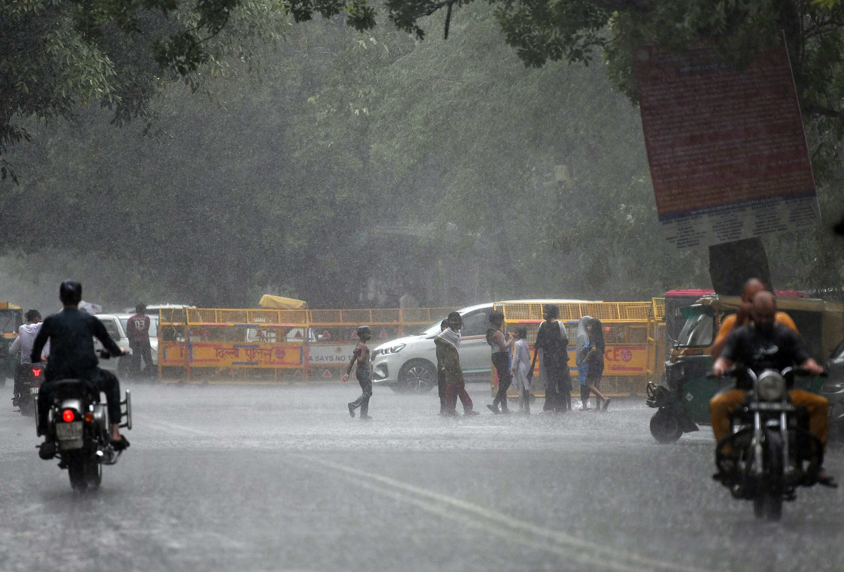 Delhi weather update: Rain in parts of city