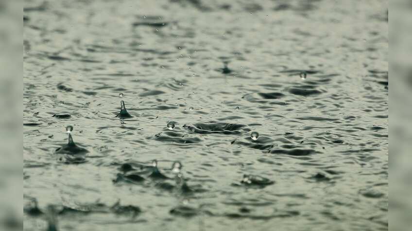 Heavy rains accompanied by thunderstorms lash parts of Kerala
