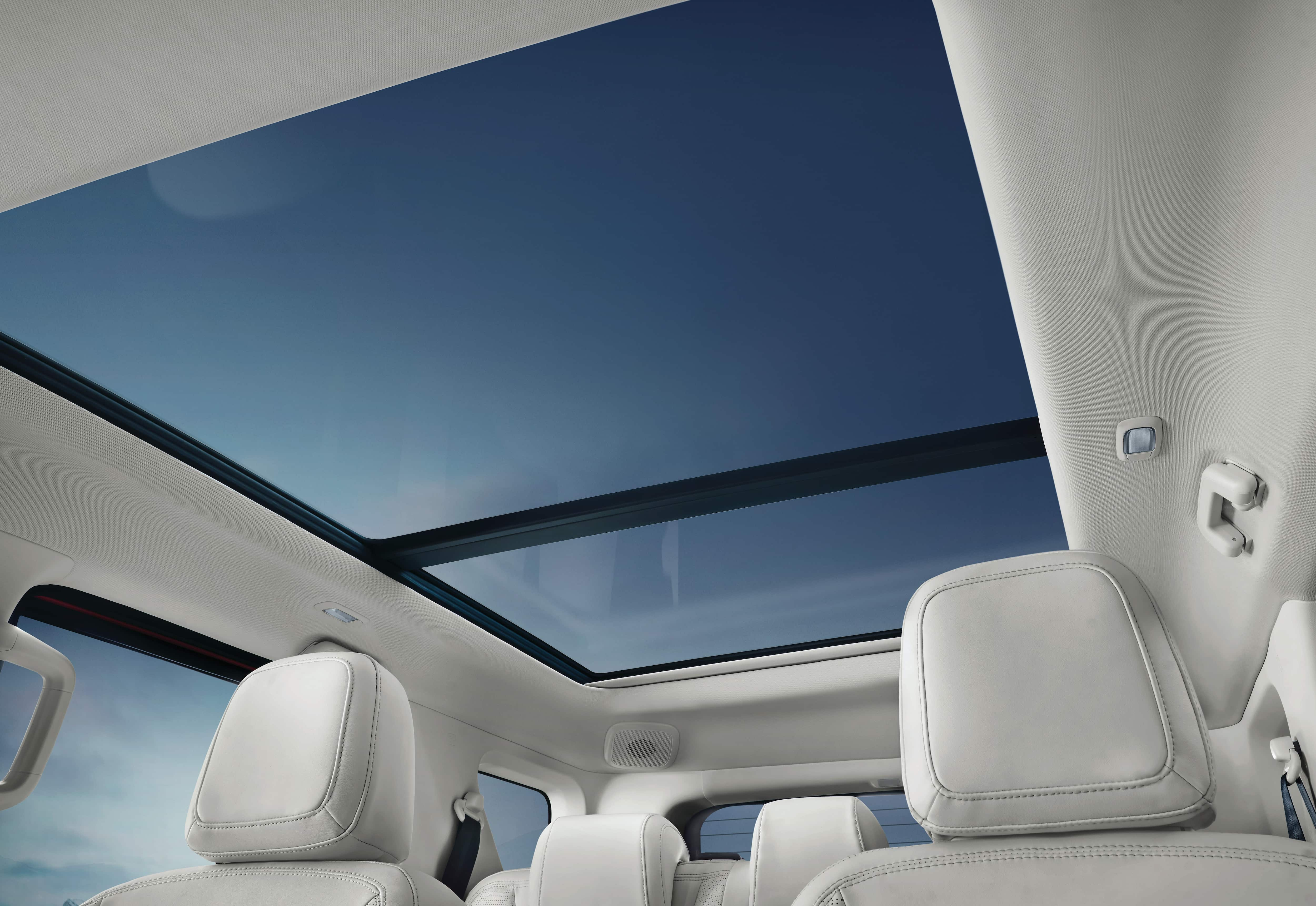 Mahindra Thar Roxx: Panoramic Sunroof