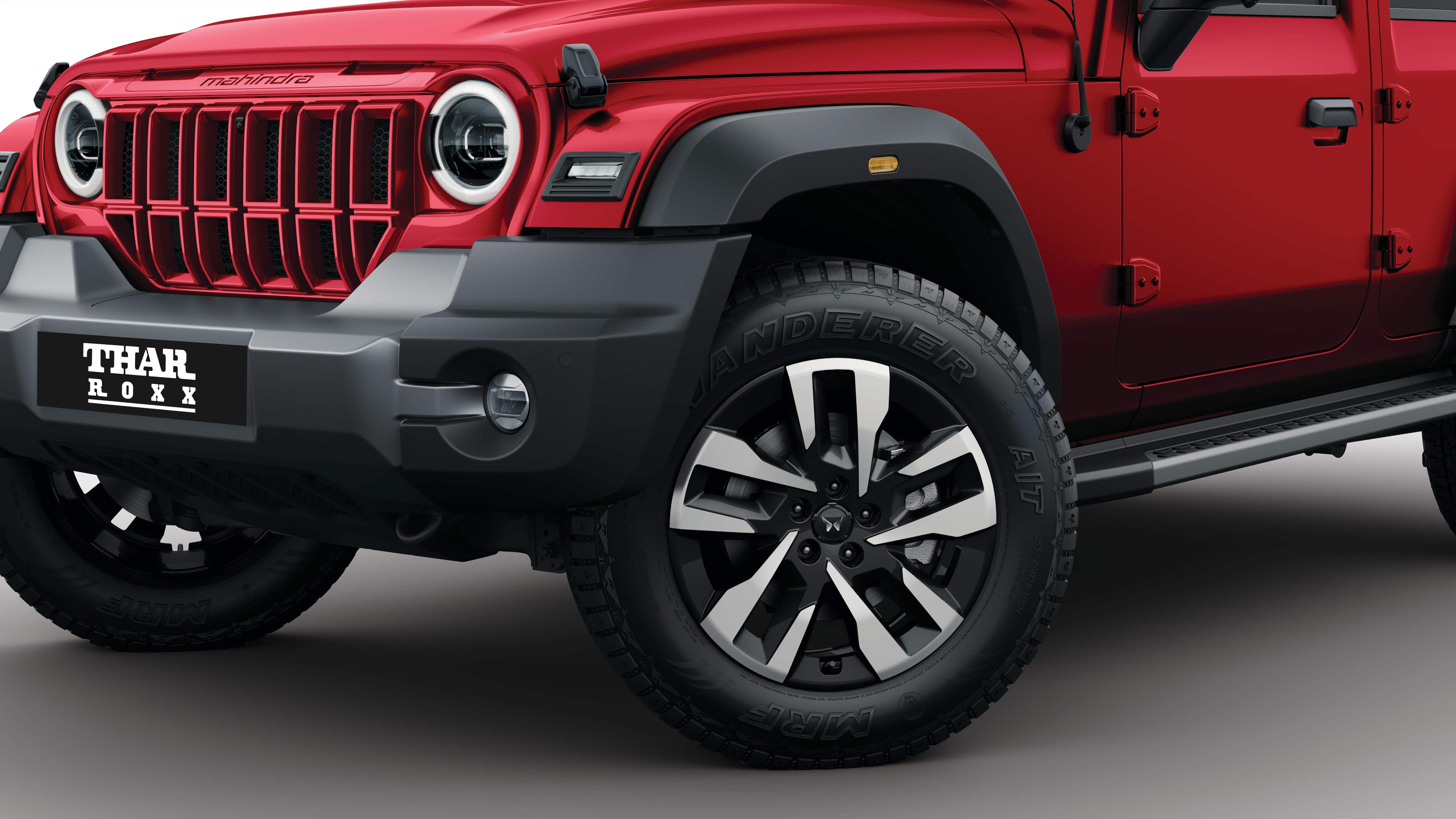 Mahindra Thar Roxx: AX5L Variant Top Features