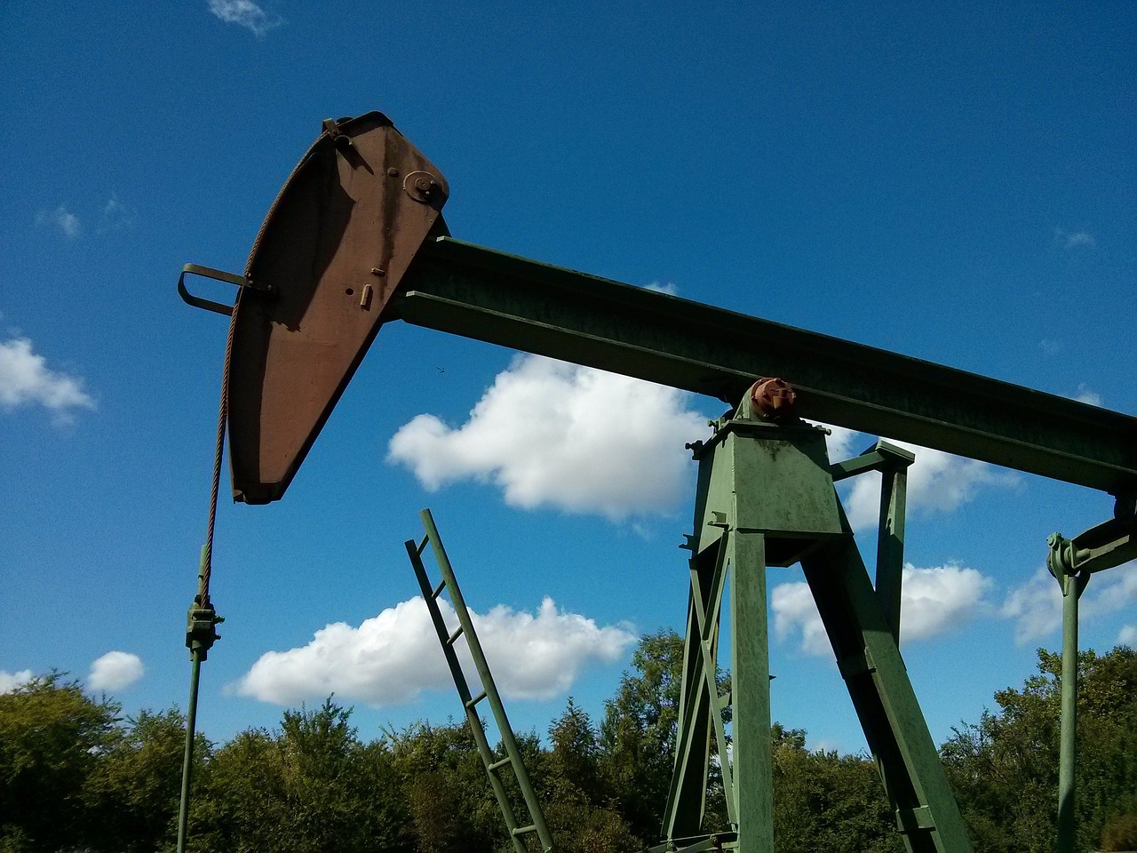 Windfall tax on crude petroleum reduced to Rs 2,100/tonne