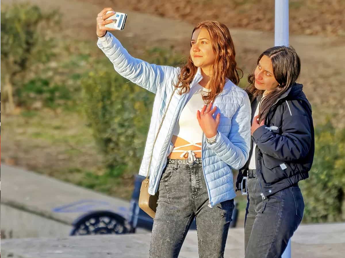 Best selfie camera smartphones under Rs 35,000 – From Vivo to Samsung, check the list here 