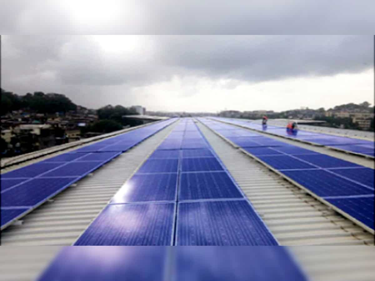 Waaree Renewables, IFCI, Cochin Shipyard: Top 7 mid cap stocks with up to 452% return in 1 year; know which has turned Rs 2.50 lakh into Rs 13.80 lakh