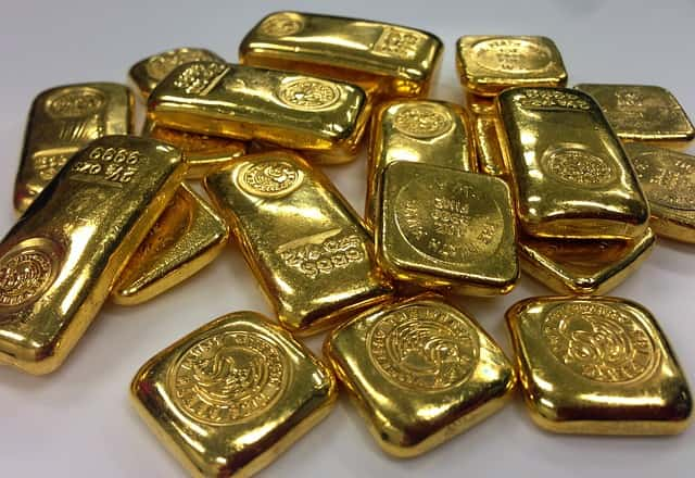 Gold prices trade subdued 