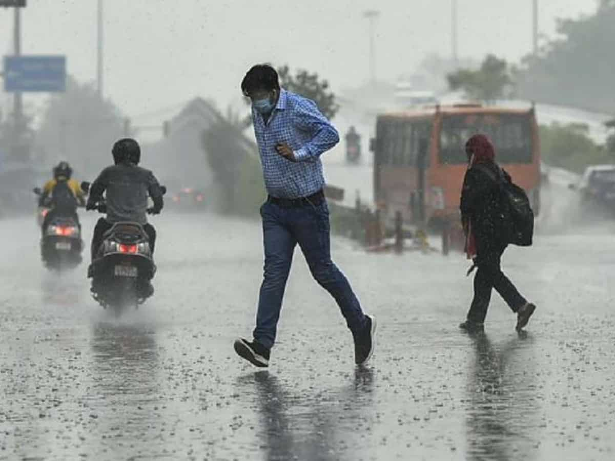 Yellow Alert in Delhi: Waterlogging at several places following heavy downpour - Check updates related to rain