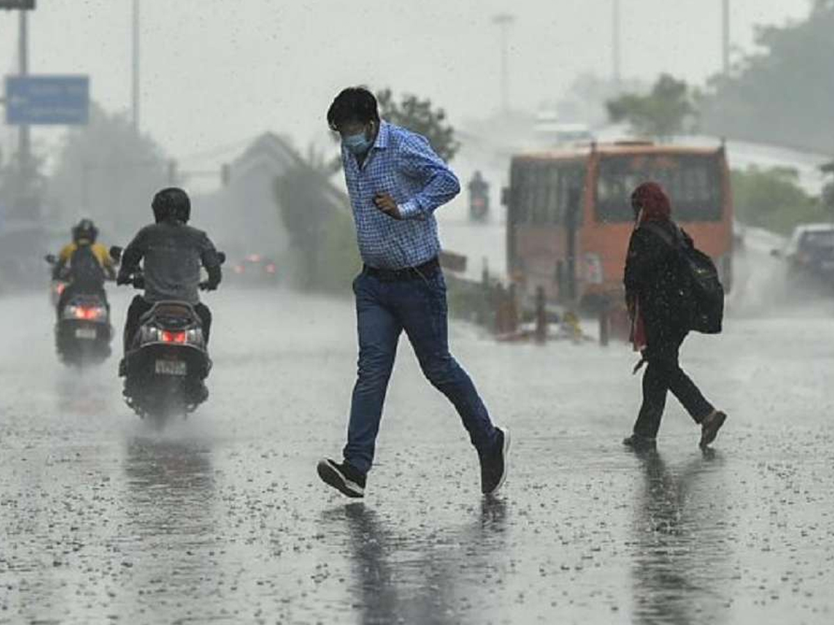 Yellow Alert in Delhi: Waterlogging at several places