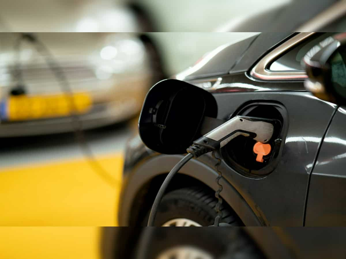 Government set to launch new long-term scheme to promote EV adoption this month