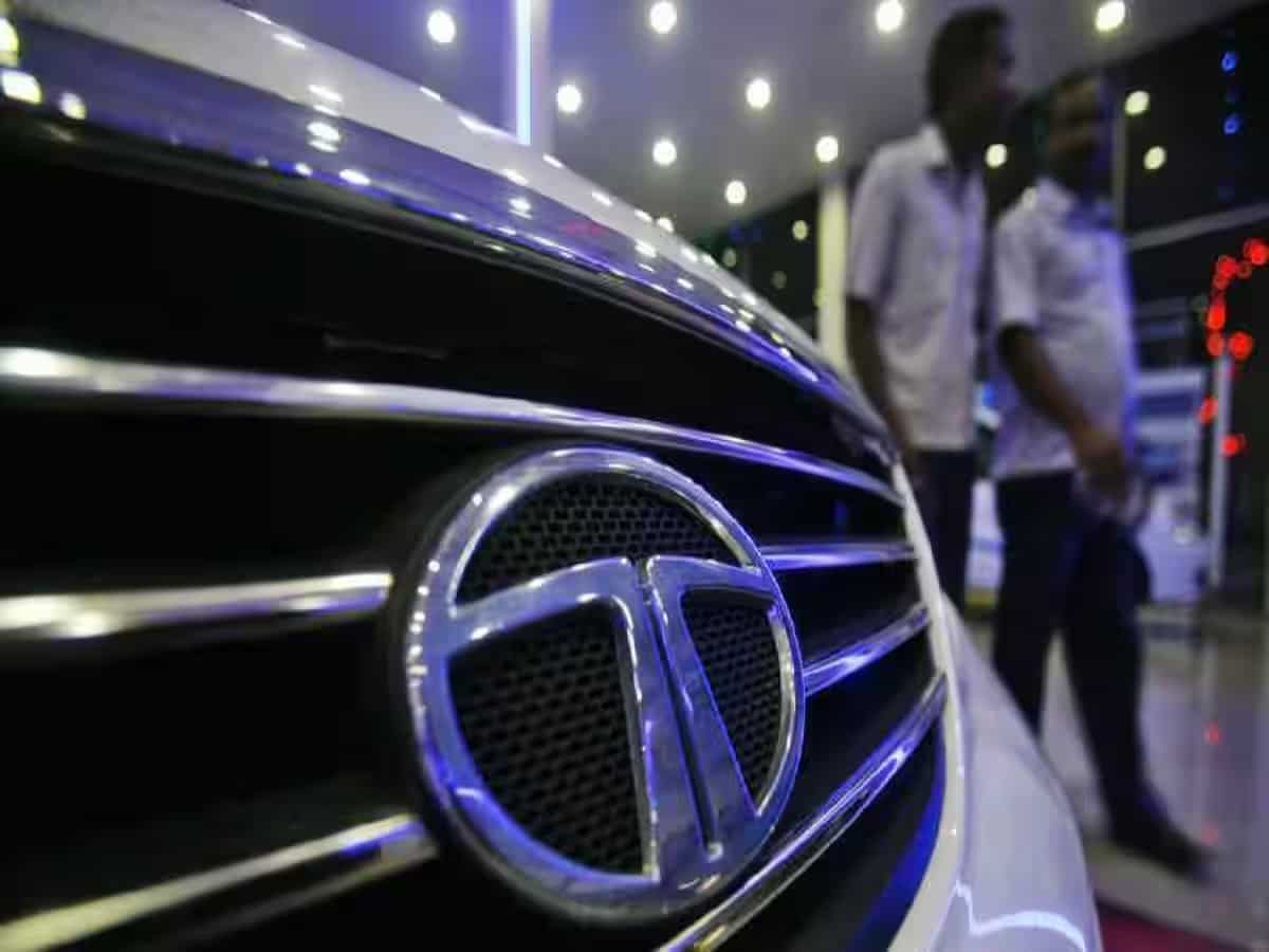 Tata Motors, Tata Power sign MoU to set up 200 fast charging stations - Check Details 