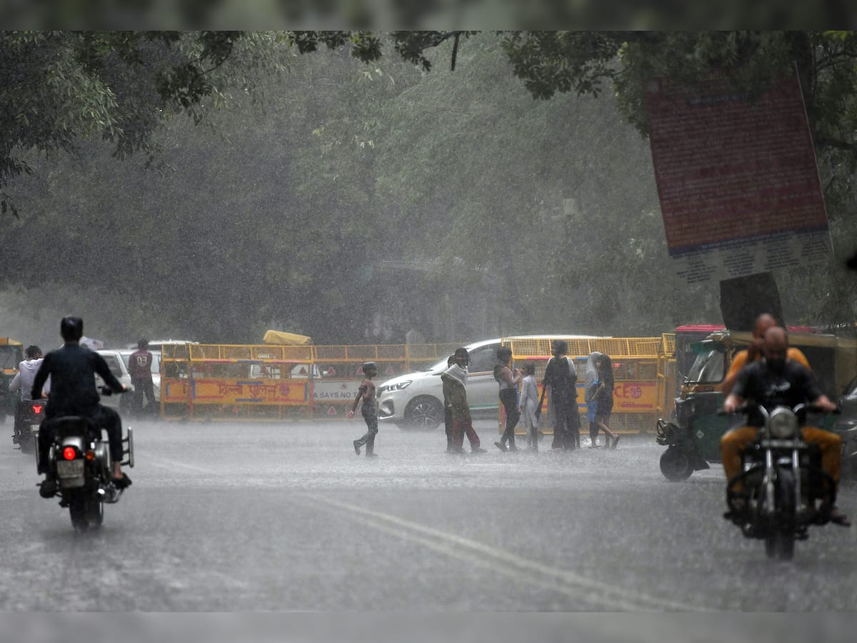 Delhi records minimum temperature of 24.2 degrees Celsius; cloudy condition likely 