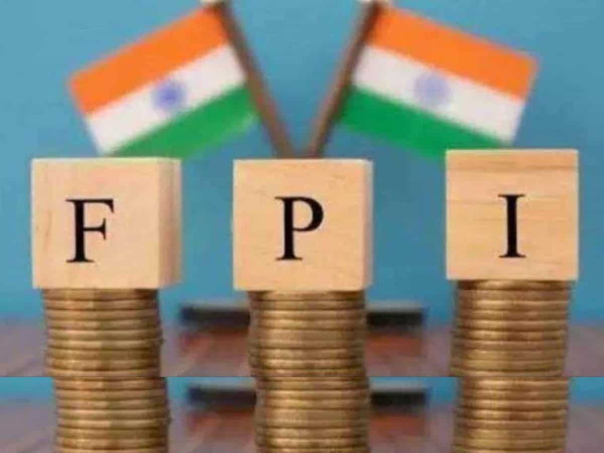 Despite FPIs inflow decline, net selling by DIIs this week, Indian markets post new highs