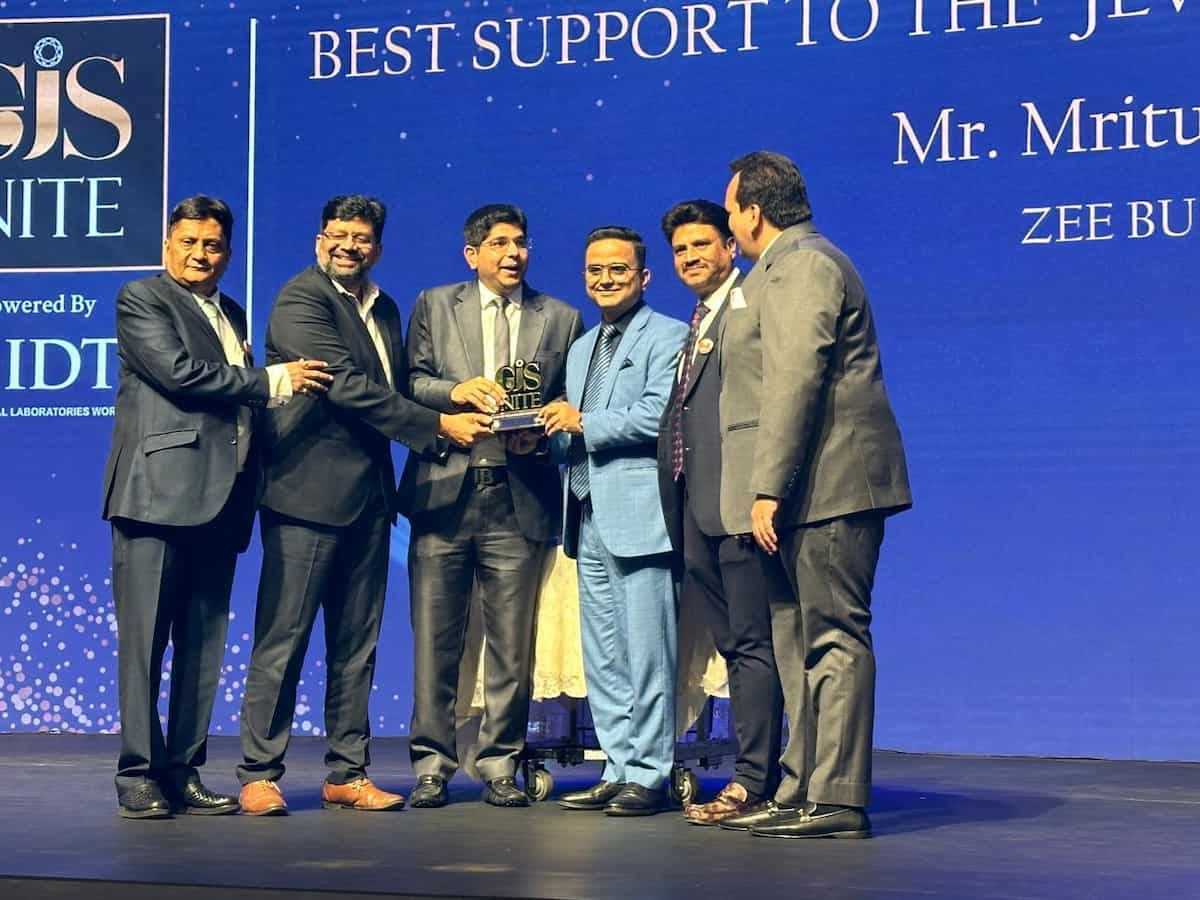 GJC: Mrityunjay Kumar Jha wins 'Voice of Jewellery Industry' award 