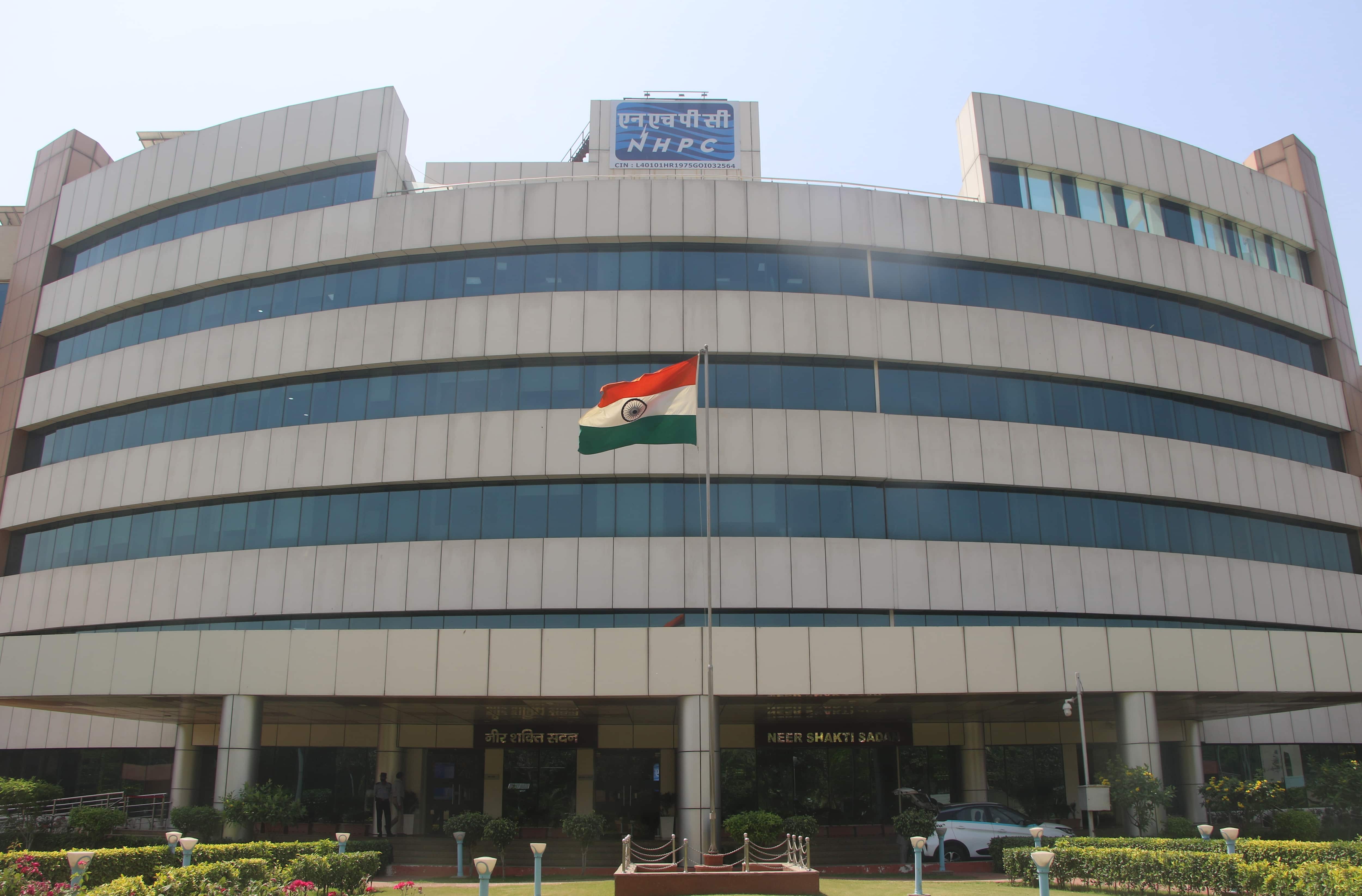 NHPC inks JV pact to set up RE projects in Andhra Pradesh