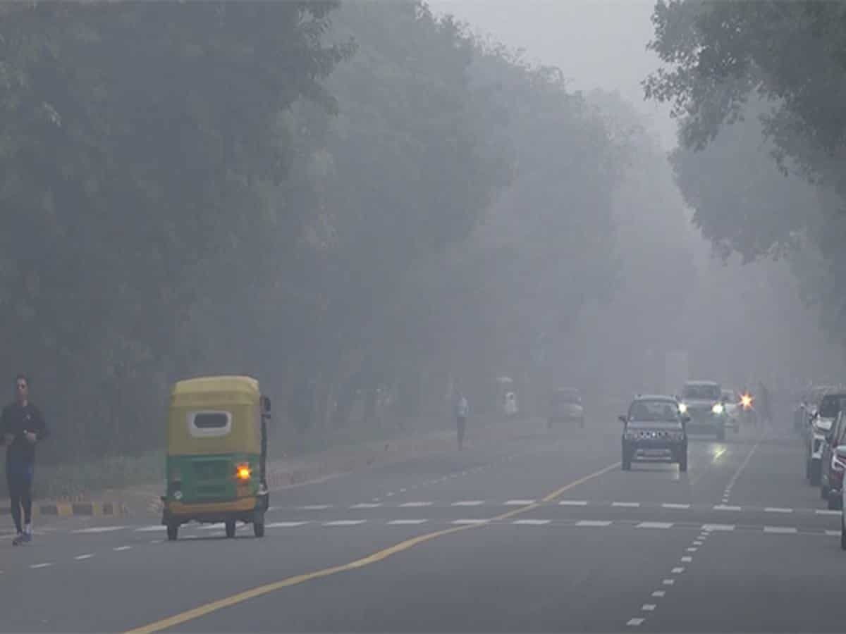 Delhi records minimum temperature of 24.8 degrees Celsius; 166 AQI recorded in 24 hours