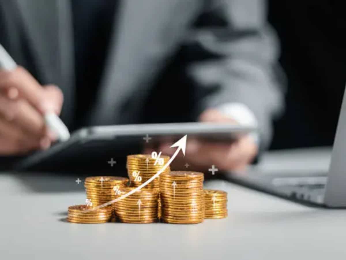 SBI Sarvottam FD vs Union Bank Sumvridhi FD For Senior Citizens: What will be returns on Rs 5 lakh investment in each guaranteed return scheme