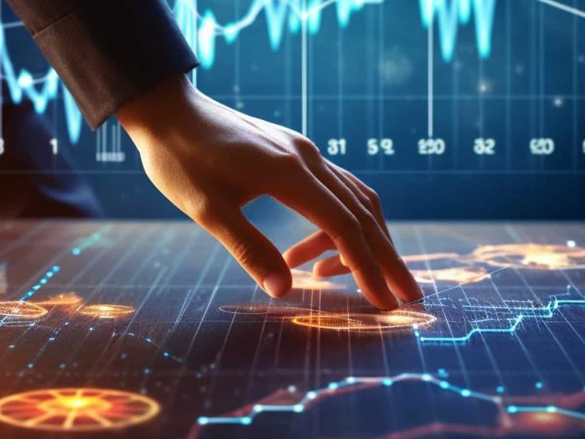 Shares to buy for long term: Analysts recommend buying 10 largecap, 1 midcap, 1 smallcap scrips; note down targets