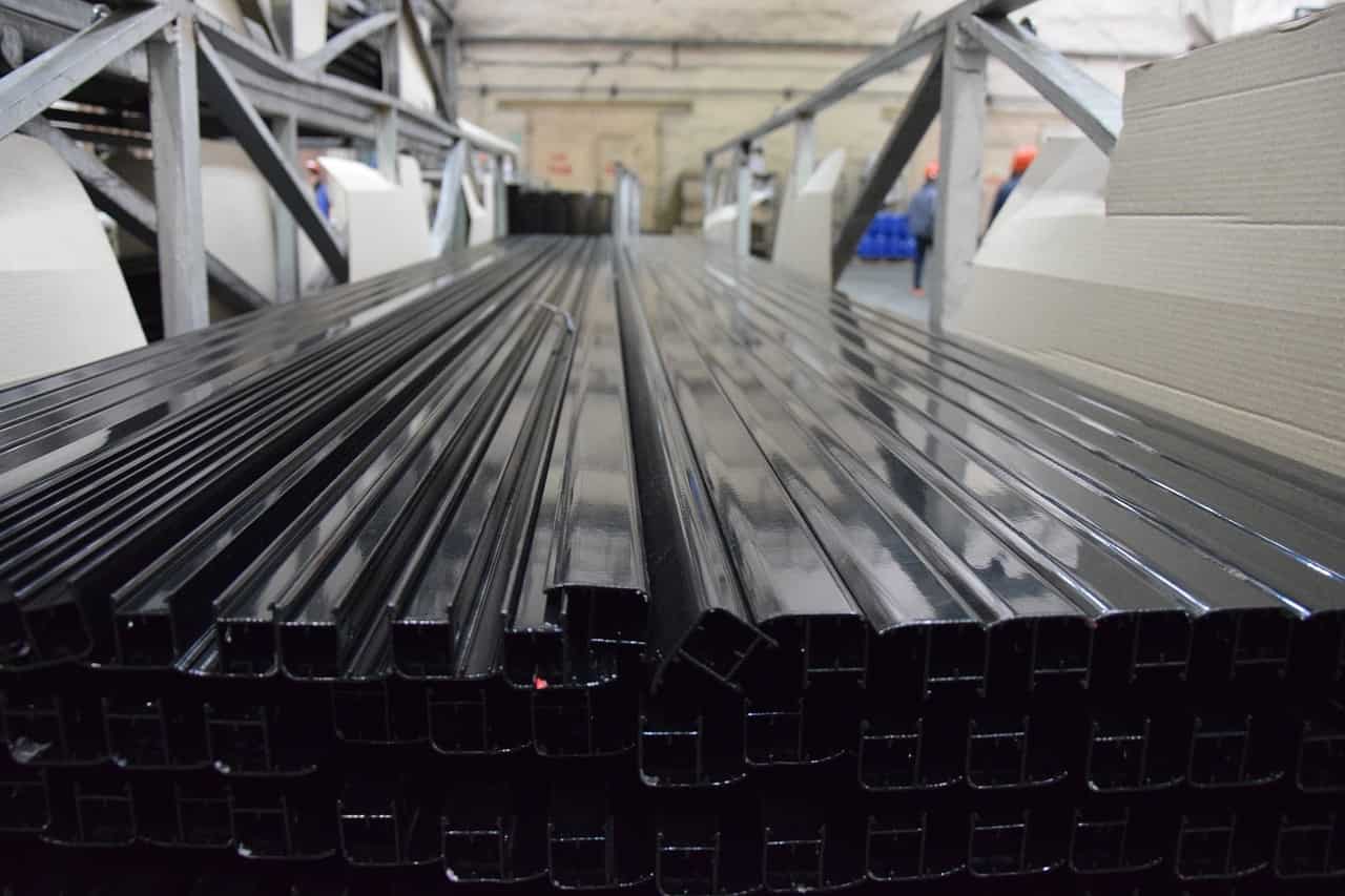 Aluminium futures scale on fresh bets