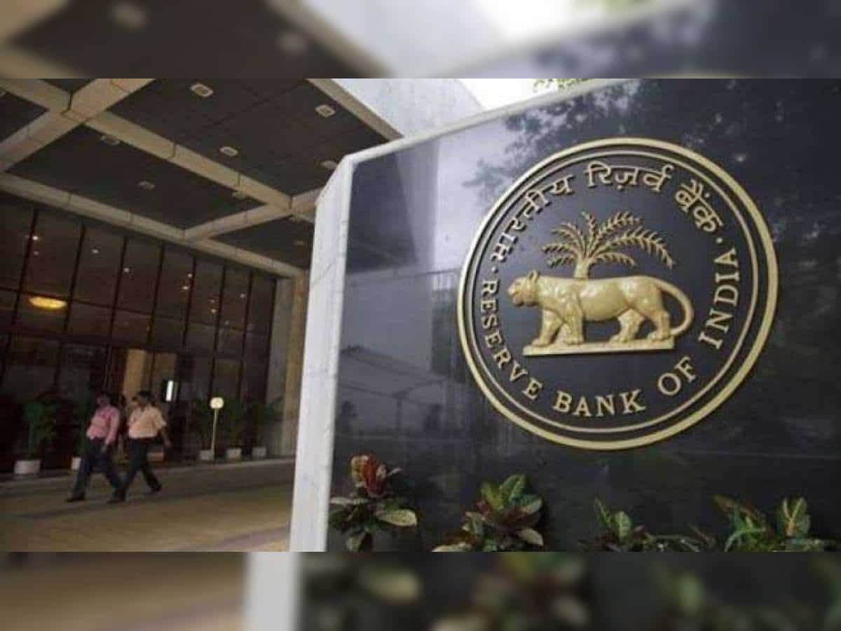 RBI fixes Rs 300 crore net worth criteria for central counterparty applicants