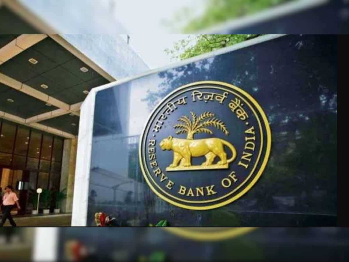 Fitch affirms IIFL Finance's rating after RBI lifts ban on gold-loan business