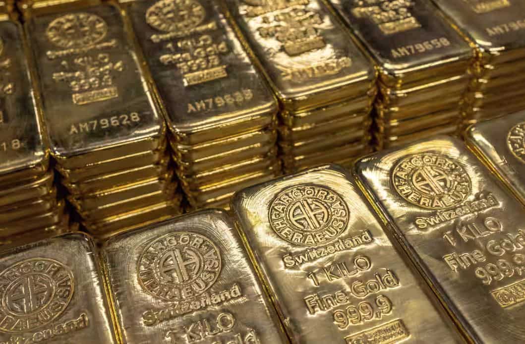 Gold price drops to Rs 78,325; silver declines to Rs 94,160 amid market sluggishness
