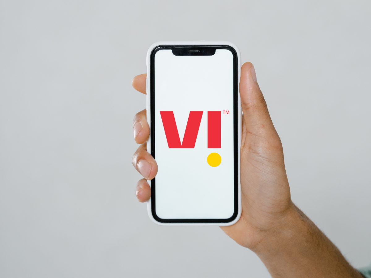 Vodafone Idea reduces loss to Rs 7,176 crore in July-September quarter