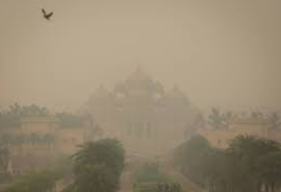 Delhi Air Pollution Update: Smog engulfs national capital