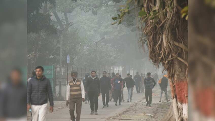 Air Pollution in Delhi: Air quality deteriorates,  thick layer of haze continues 