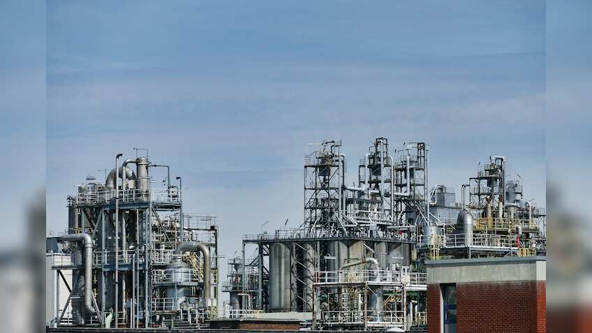 Oil stocks trade mixed even as Centre scraps windfall gains tax on ...