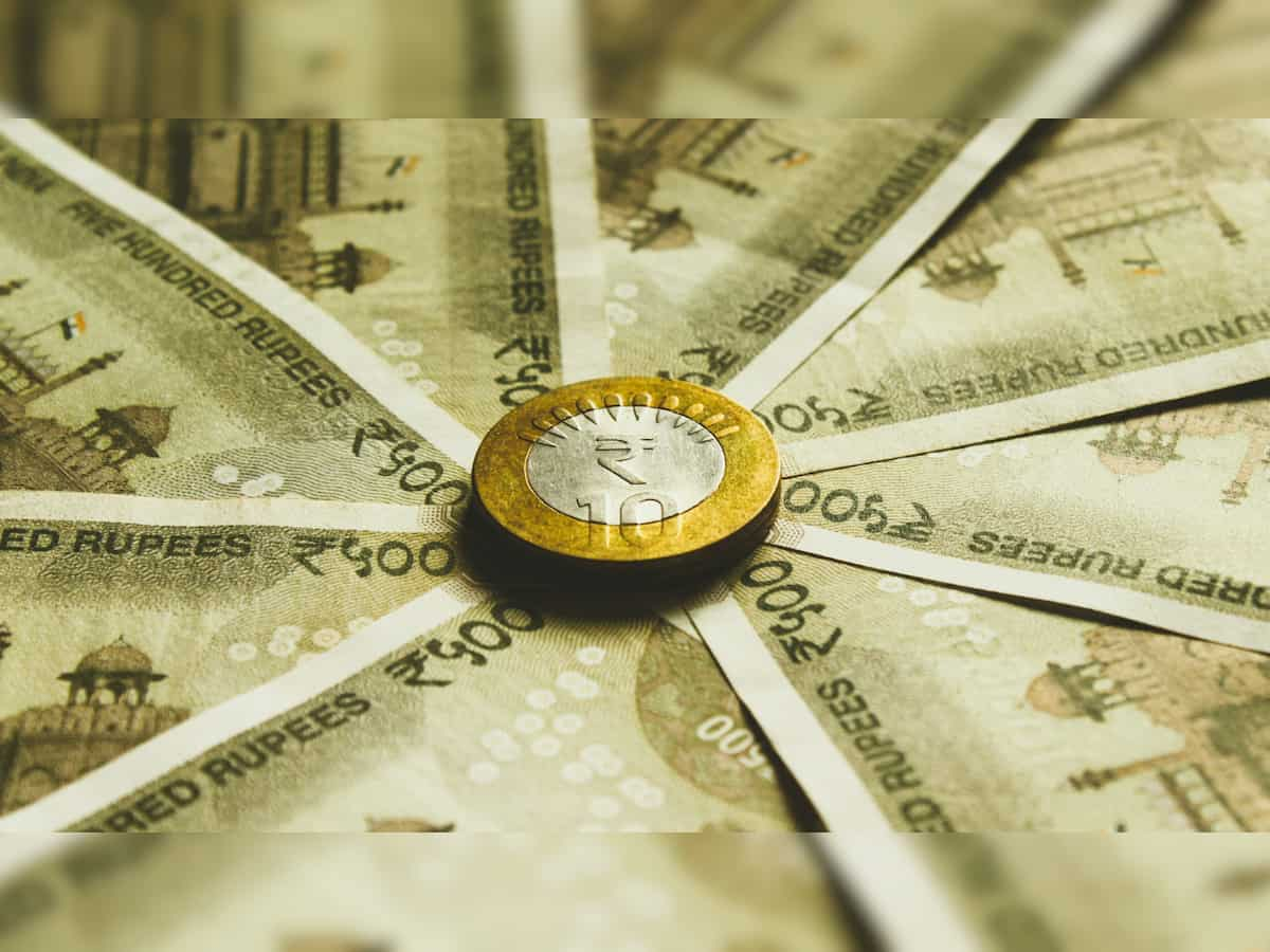 Rupee slumps 11 paise to all-time low of 84.71 against US dollar