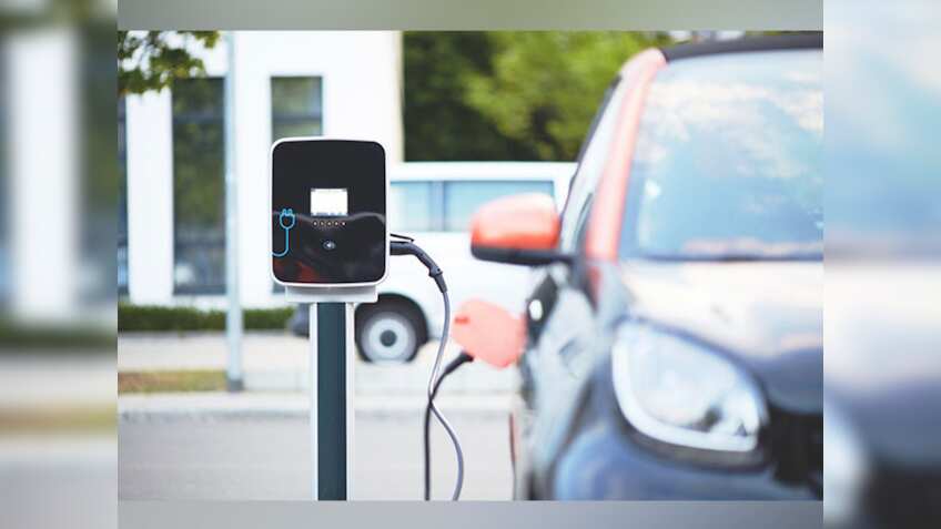 Delhi strengthens EV push with 25 new low-cost charging stations