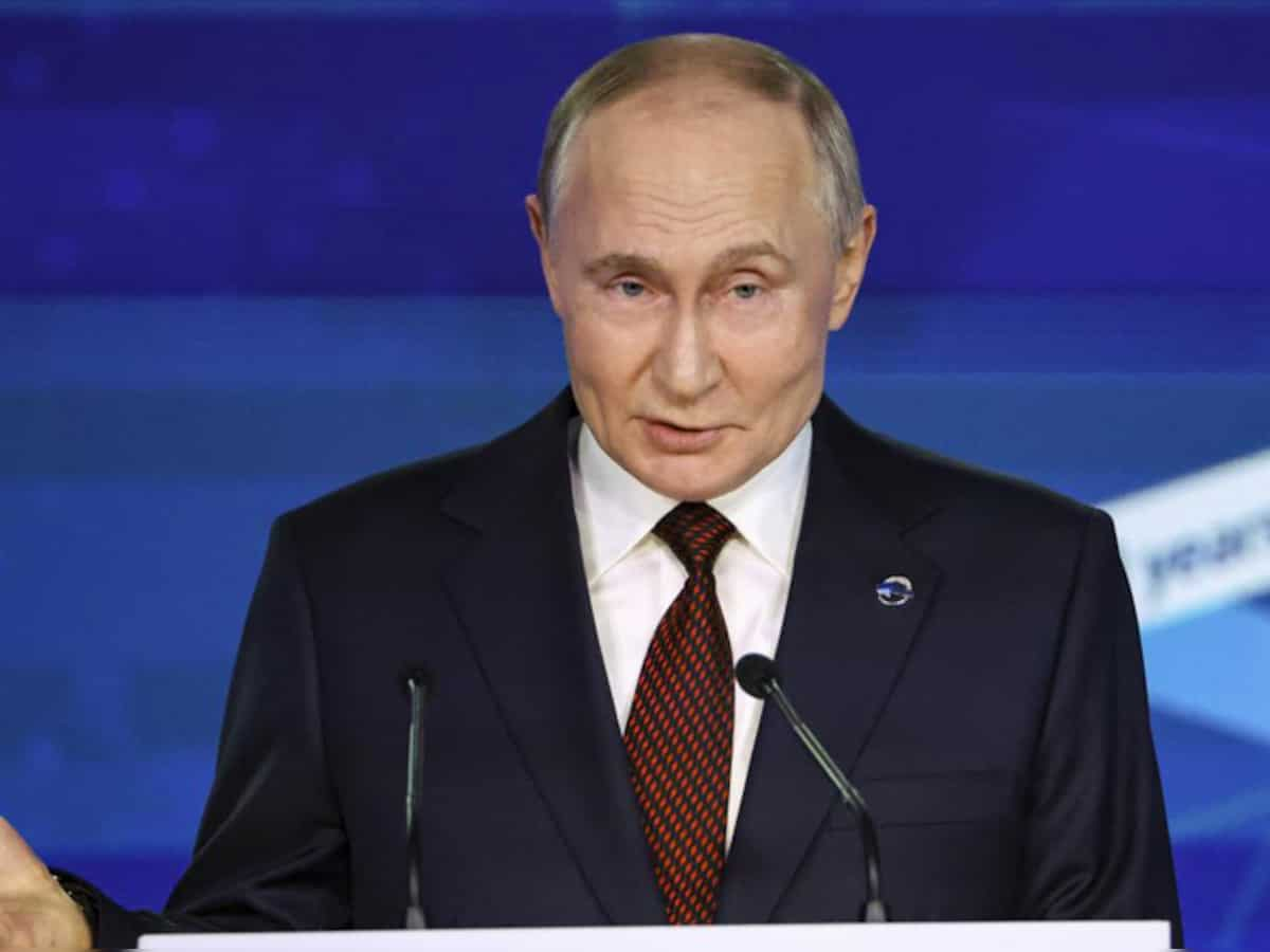 Vladimir Putin says Russia is ready to set up its manufacturing operations in India; hails 'Make in India' initiative 