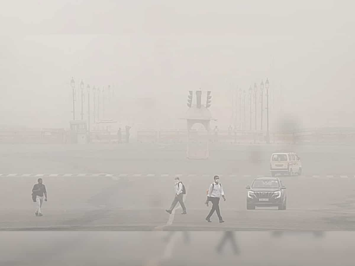 Delhi AQI Update: Air quality worsens in city, minimum temperature 7.6 degrees Celsius