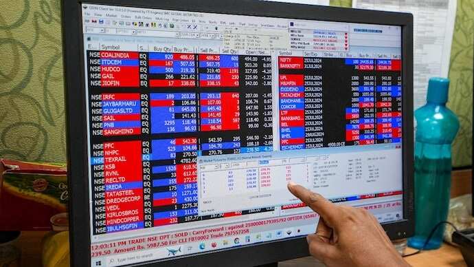 Sensex slumps 964 pts, Nifty50 gives up 24,000 as bears dominate D-Street for 4th day