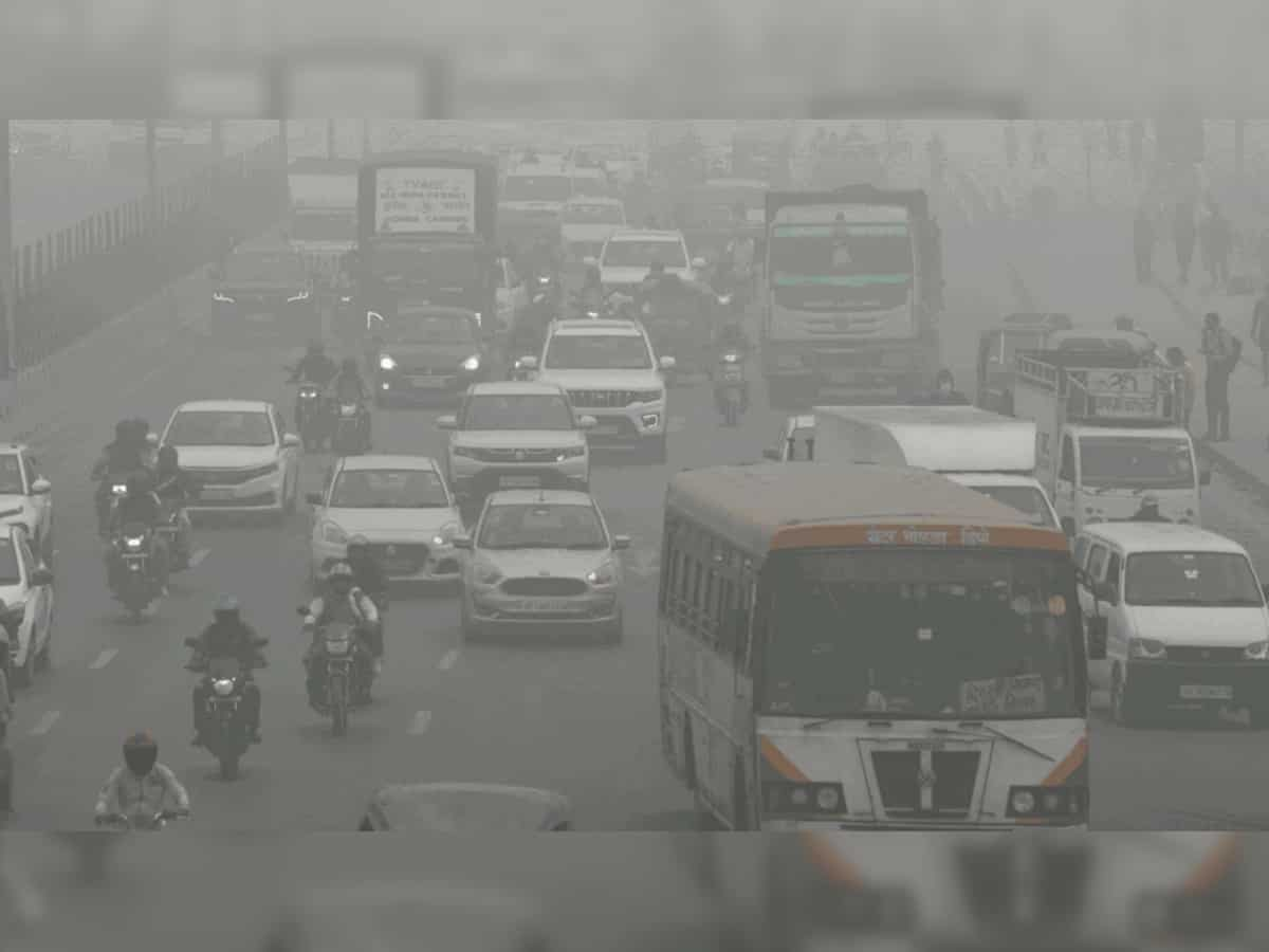 Delhi AQI: Air quality in 'severe' zone, minimum temperature 7.5 degrees Celsius