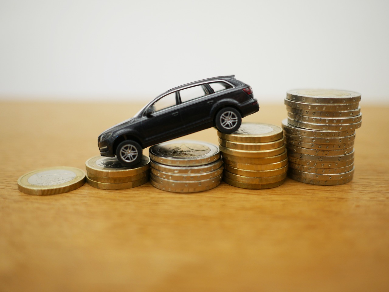 GST on old used cars only when sale price higher than depreciated value